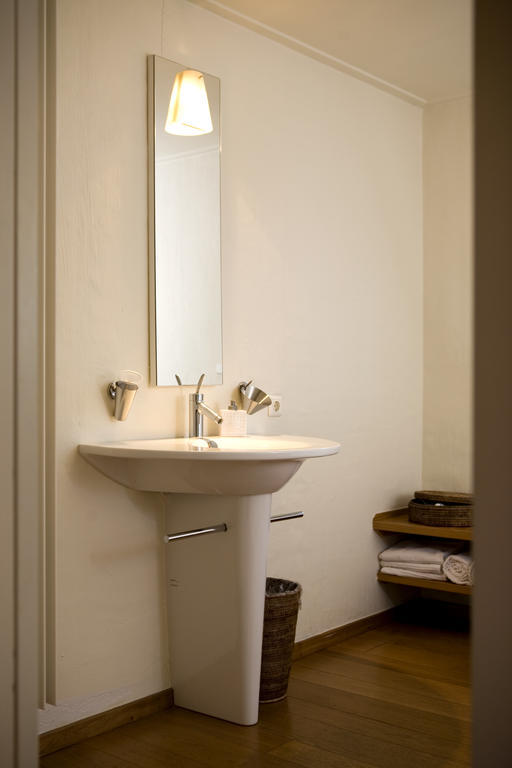 Guesthouse Veerhoeve Слойс Екстериор снимка